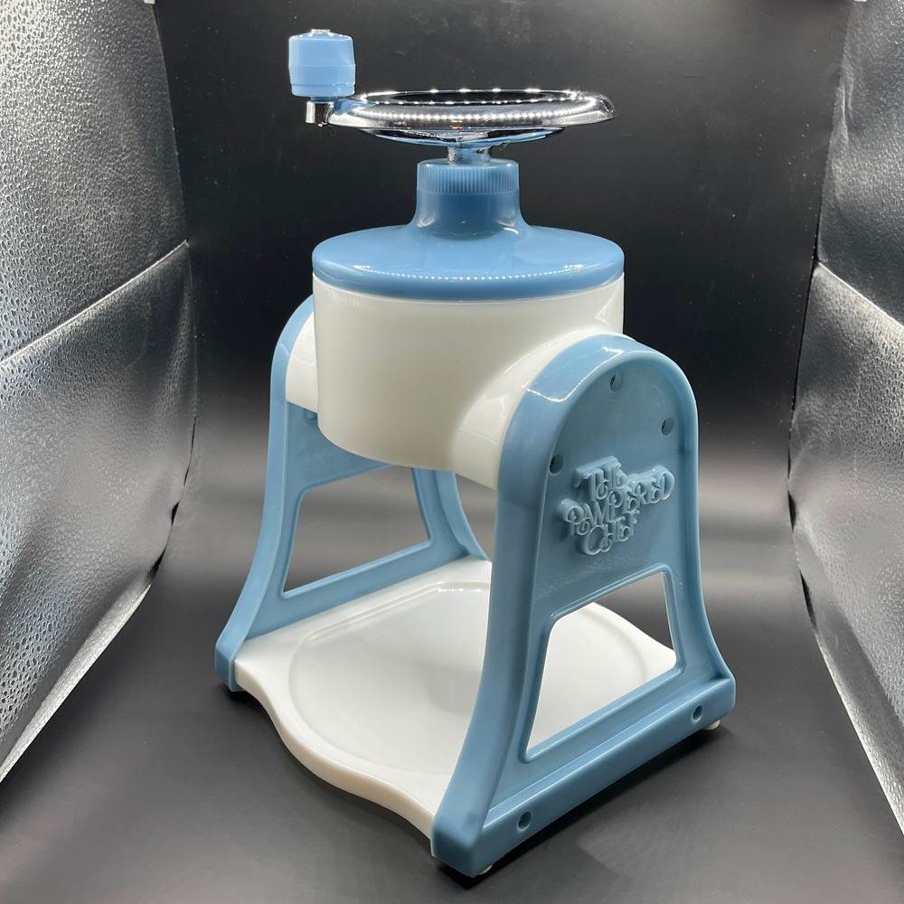 The Pampered Chef Ice Shaver 2940 Manual Snow Cone Maker Blue White with 3 Molds